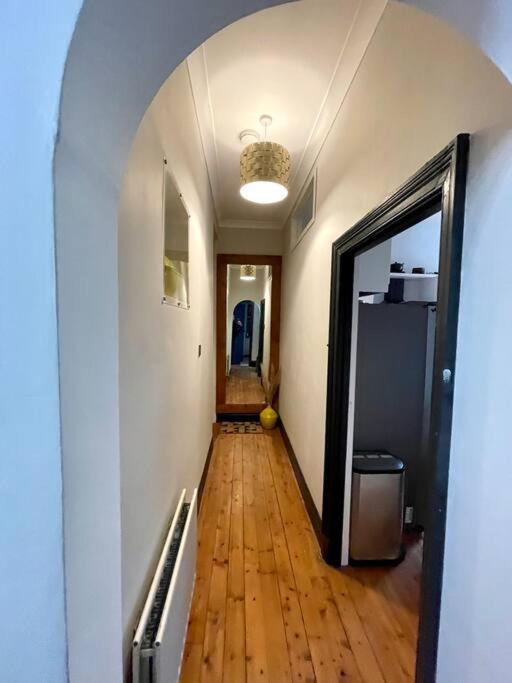 Traditional Apt Close To City Centre & Hampden Glasgow Exterior foto